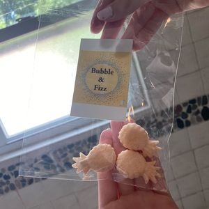 small orange scented bath bombs !!